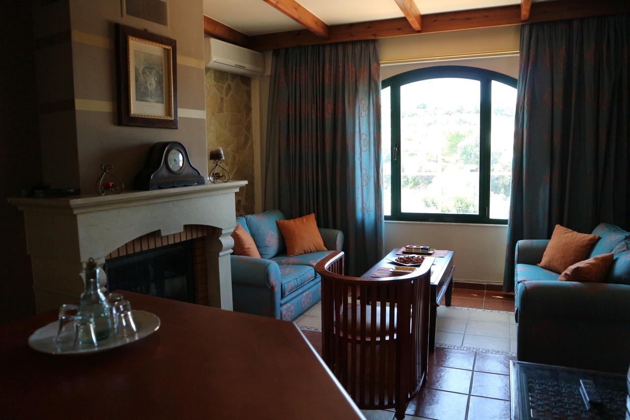 Orsalia Luxury Suites Platanés Dış mekan fotoğraf